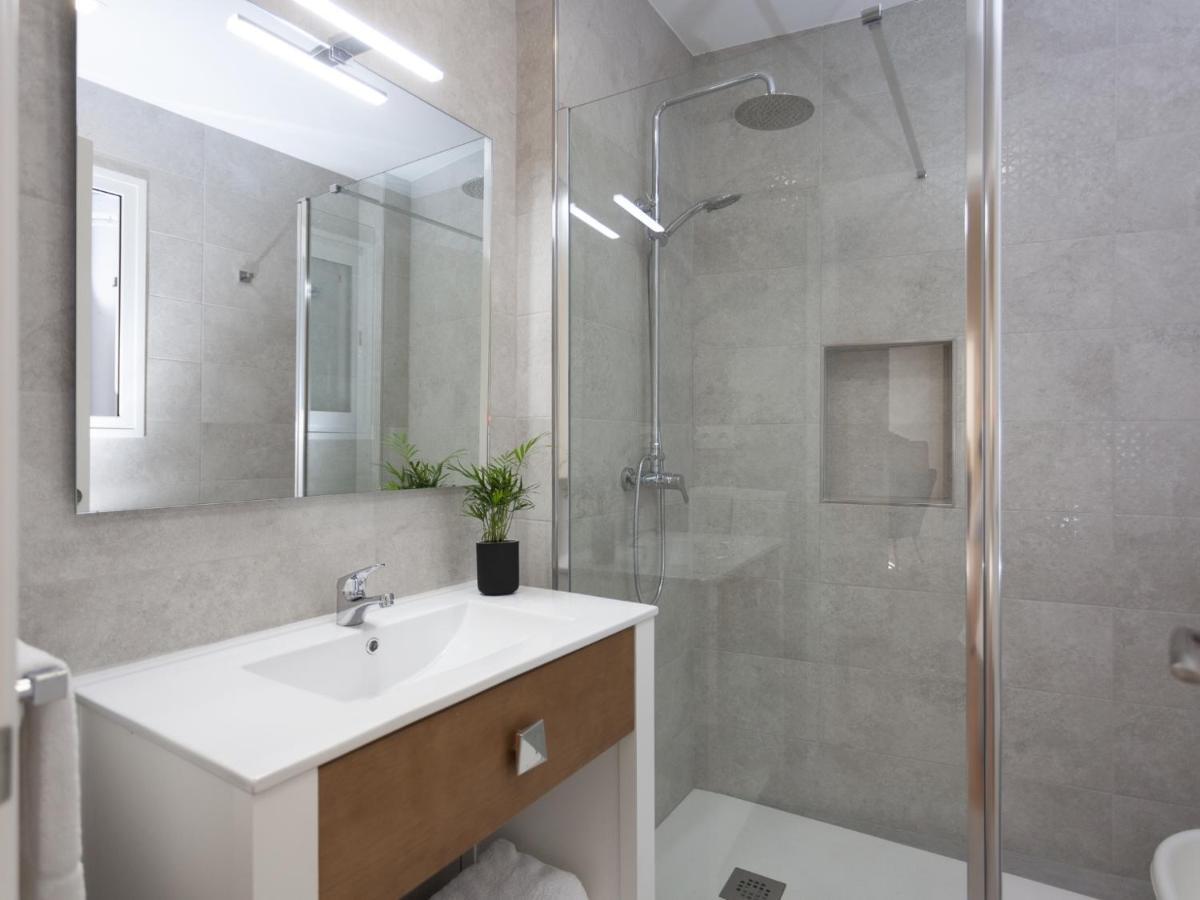 Rd Aparcamiento Incluido Triana Luminoso Comodo Apartamento 2Bd 2Bth Seville Luaran gambar